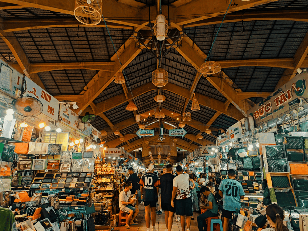 Ben Thanh Market offers a wide array of products ranging from everyday essentials to luxury items (Source: Pexels)